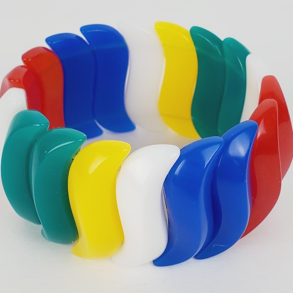 Vtg 1984 Avon Multi-Color Lucite Stretch Bracelet - Picture 2 of 3